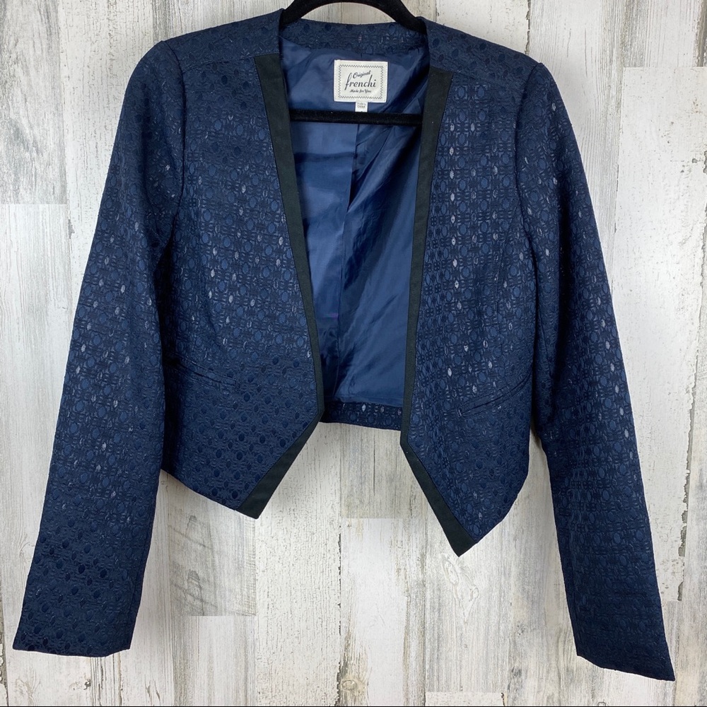 Frenchi cropped navy blazer. Size Large